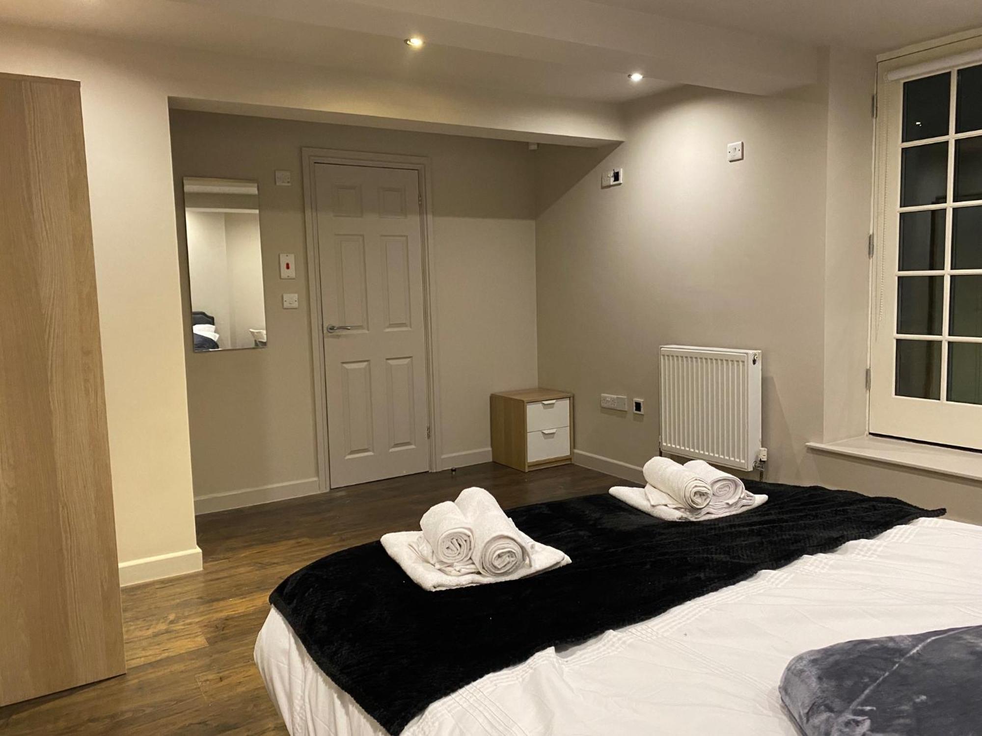 Stunning King Suite Apartment In The Heart Of Leeds City Center Exteriör bild